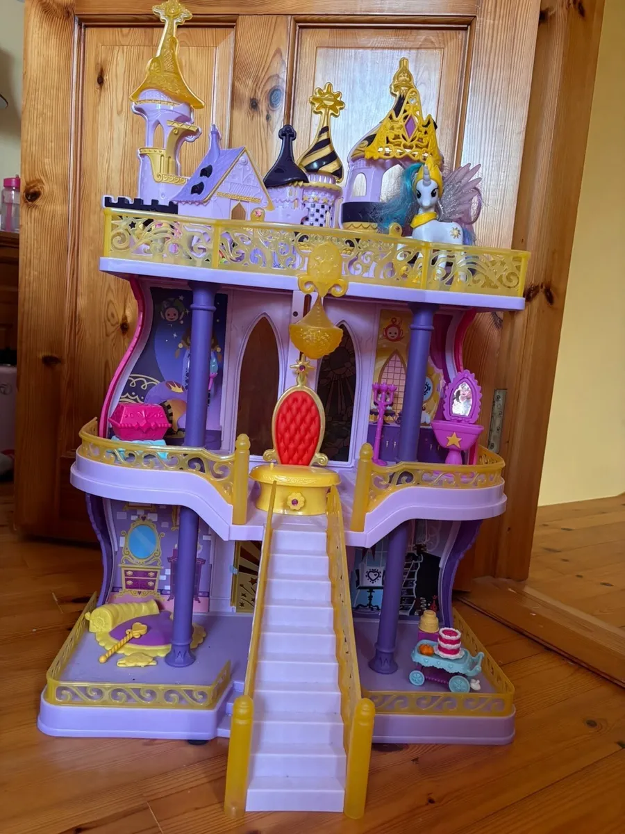My Little Pony castle player - Image 1