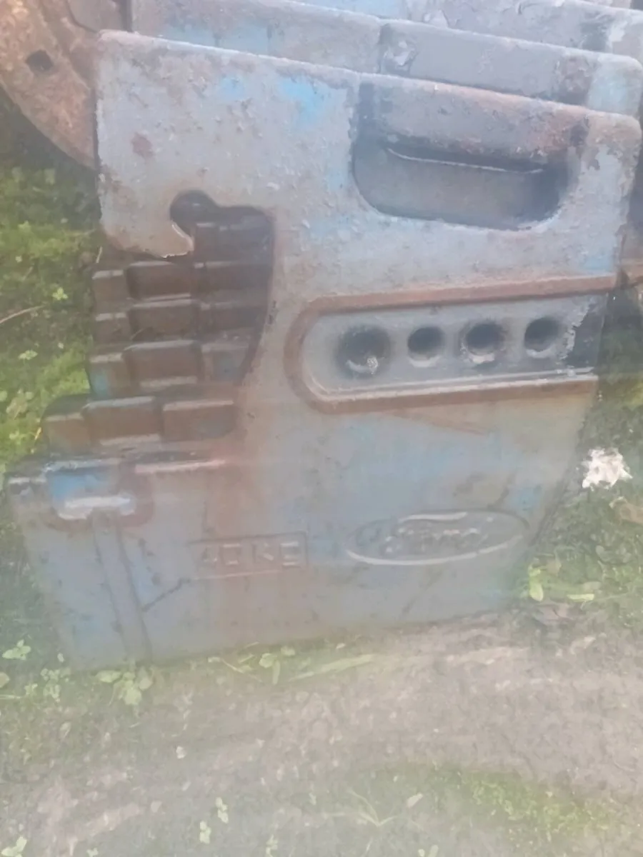 Ford & New Holland weights - Image 1