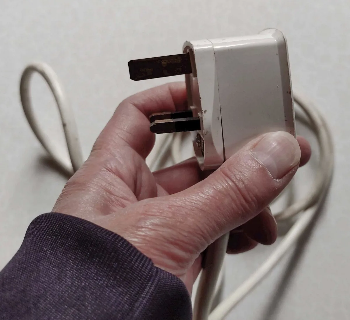 4 WAY SOCKET ADAPTER (USED). - Image 4