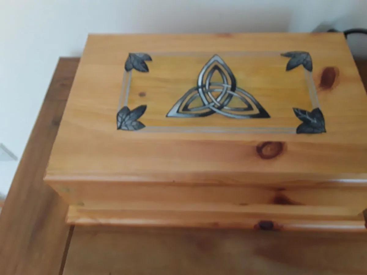Unwanted birthday gift Celtic jewellery box - Image 2