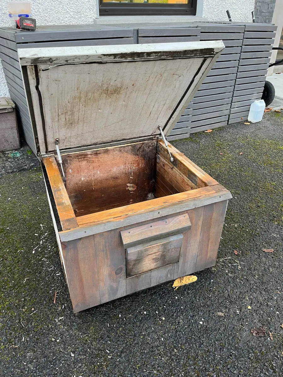 Dog house - Image 2