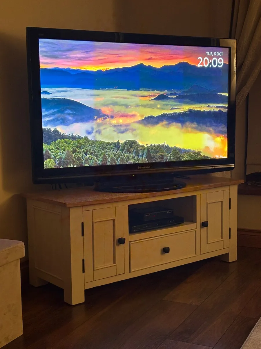 Tv unit