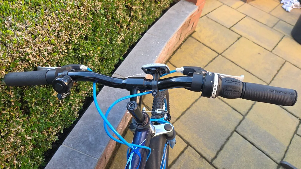 Apollo Slalom Junior Mountain Bike - Image 4