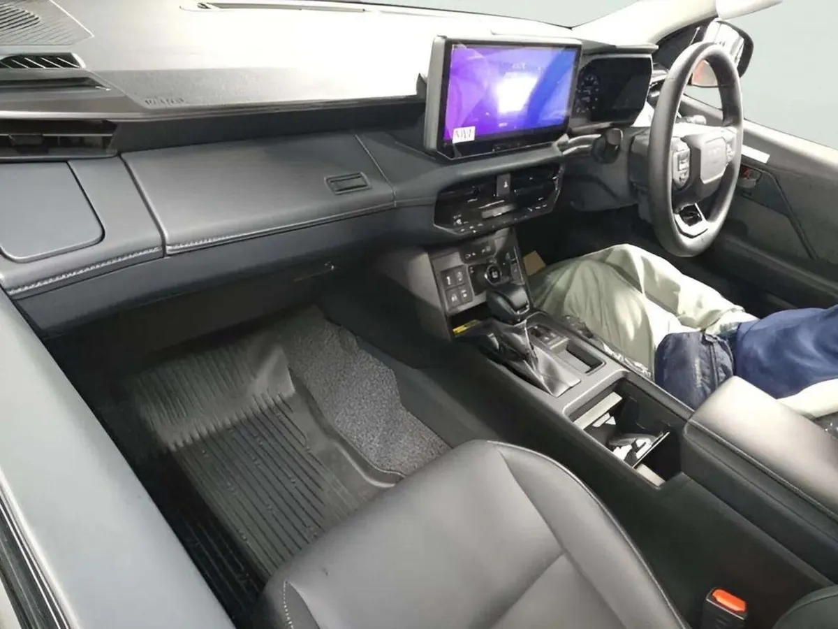 Toyota Hilux 2.8 Diesel, New Brand, Z Automatic - Image 2