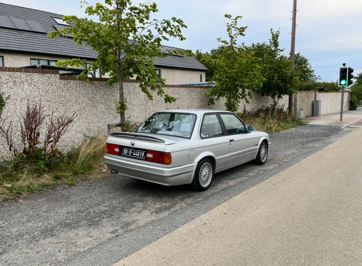 Bmw e30 Mtech2 - Image 3