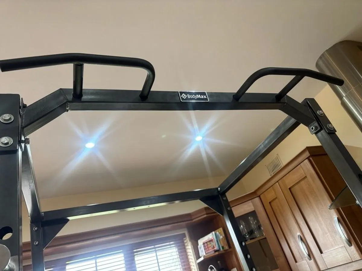 Beautiful Full Gym Weightlifting Set Up, Power Rack, Olympic Bumper Weights, Bench + Dumbbells +more - Image 4