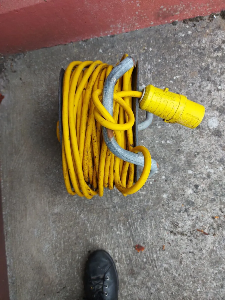 120V Industrial Trade Cable Reel 50 Metres Long - Image 4