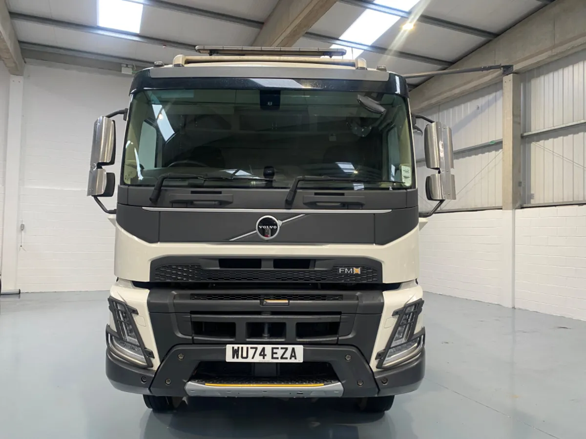 2024 VOLVO FMX 420 8x4 TIPPER - Image 3