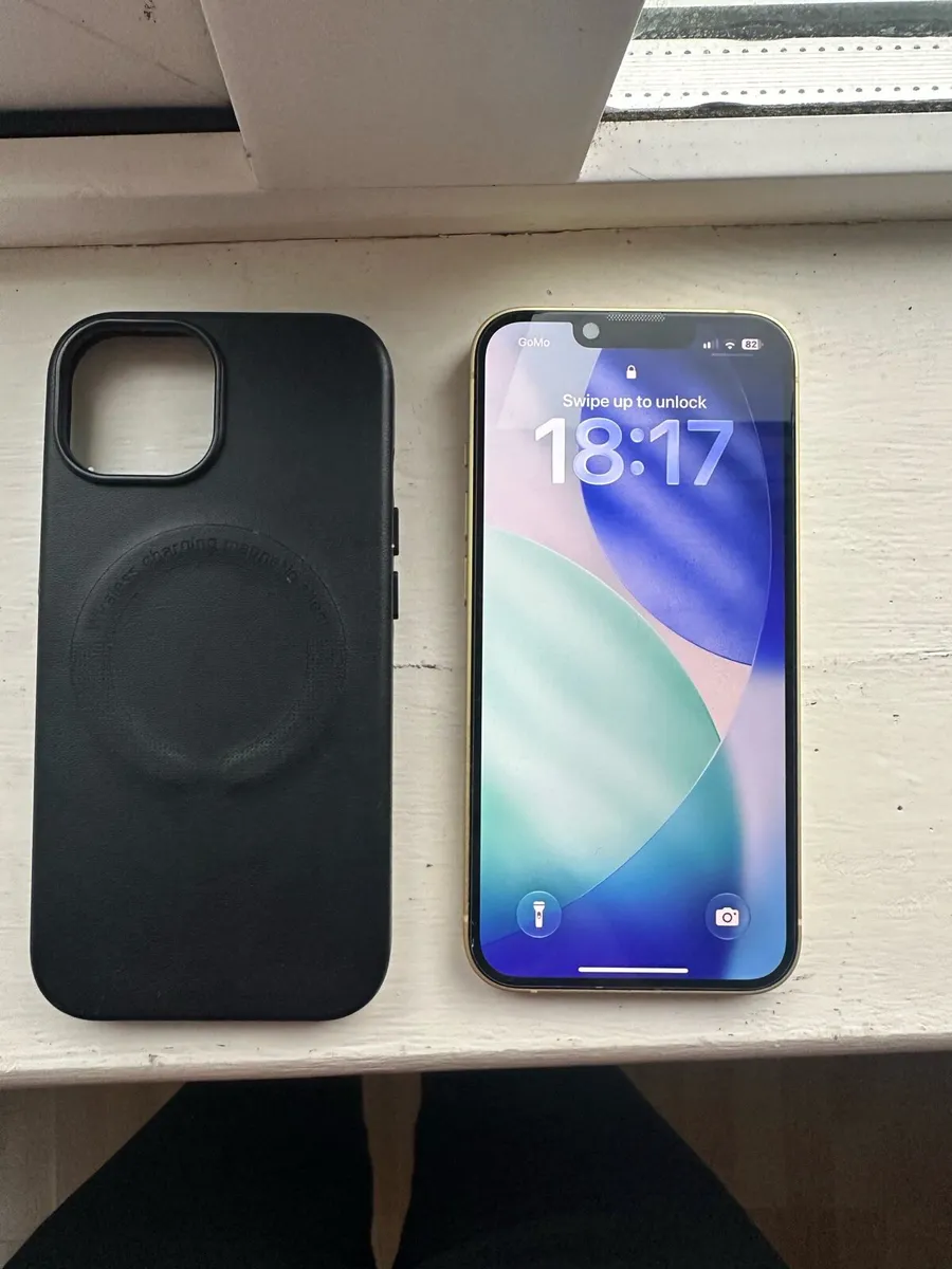 iPhone 14 - Image 4