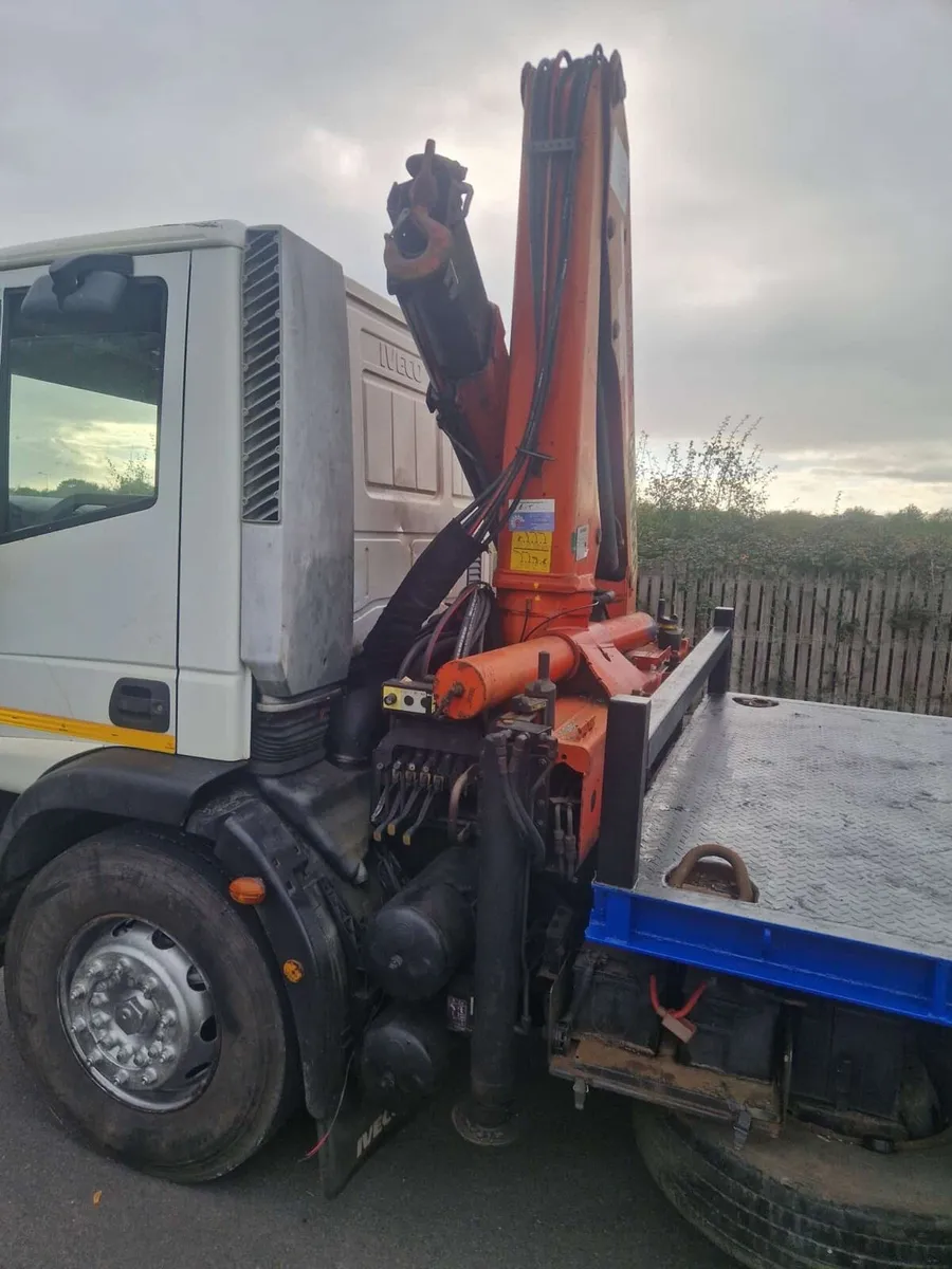 2011 iveco crane/plant body - Image 4