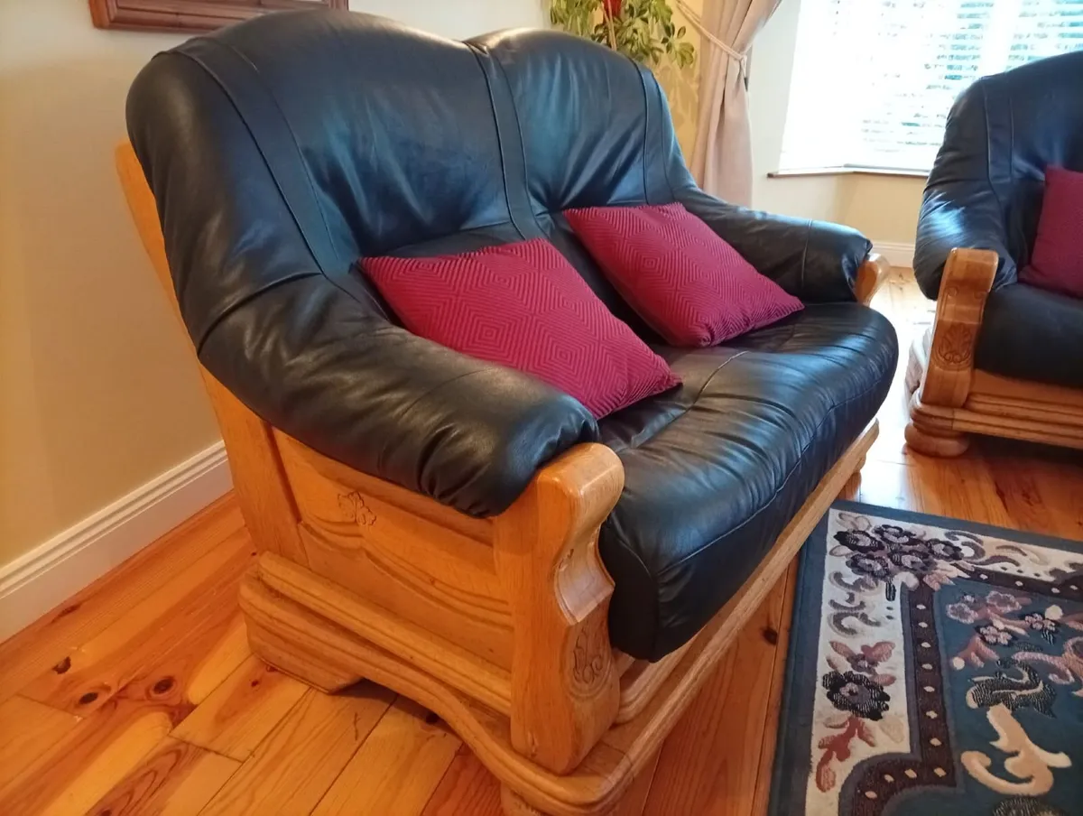 Carved Oak 3+2+1 Leather Suite – Reupholstered - Image 3