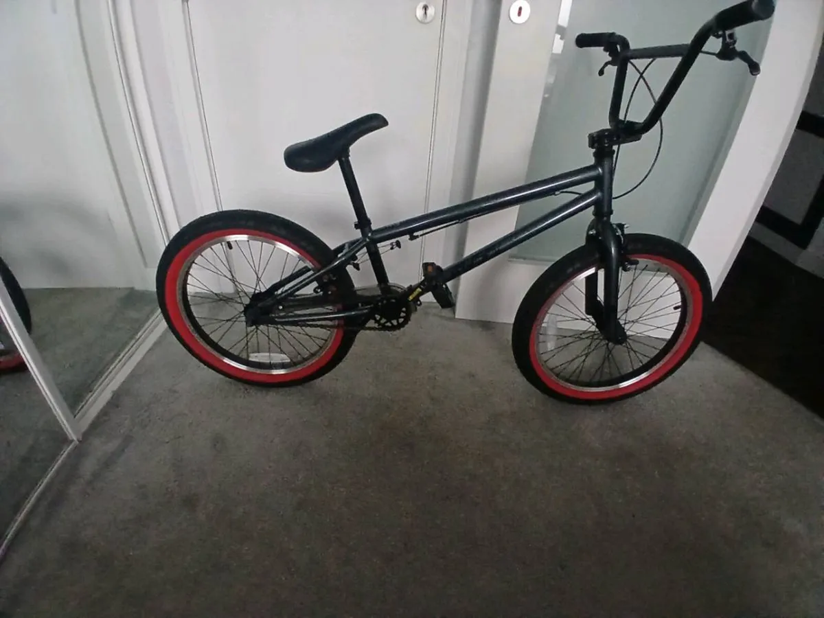 Bmx boys bike - Image 1