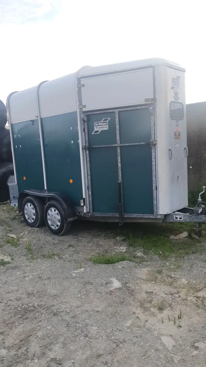 Horsebox 505 - Image 1