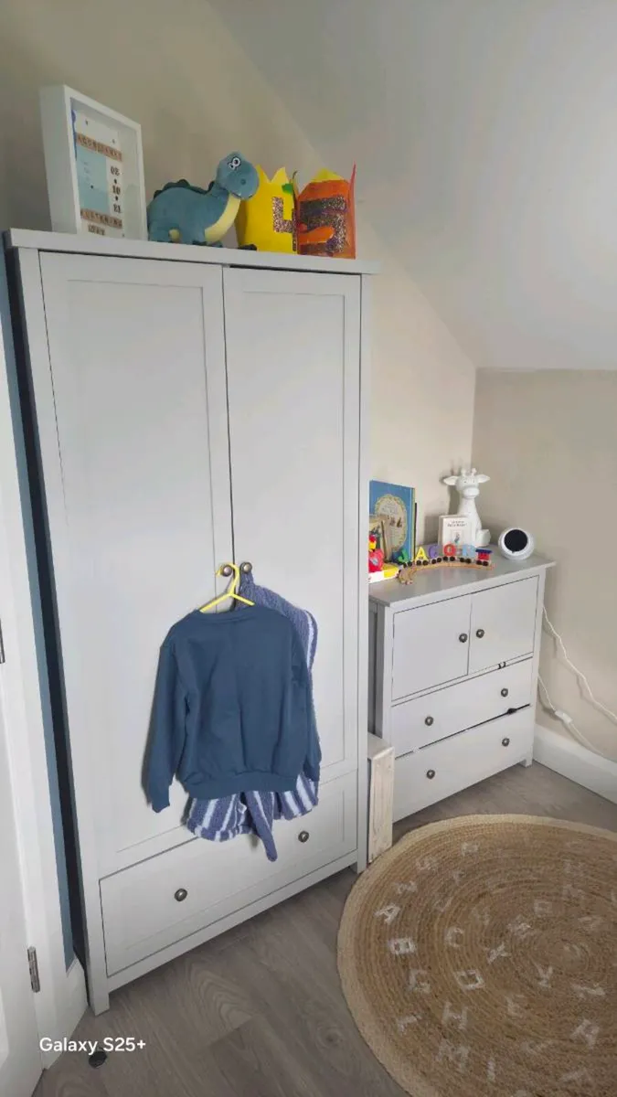 Children's bedroom furniture