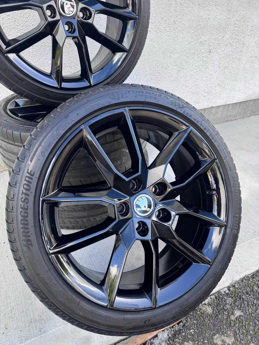Genuine Skoda VRS Alloys - Image 1