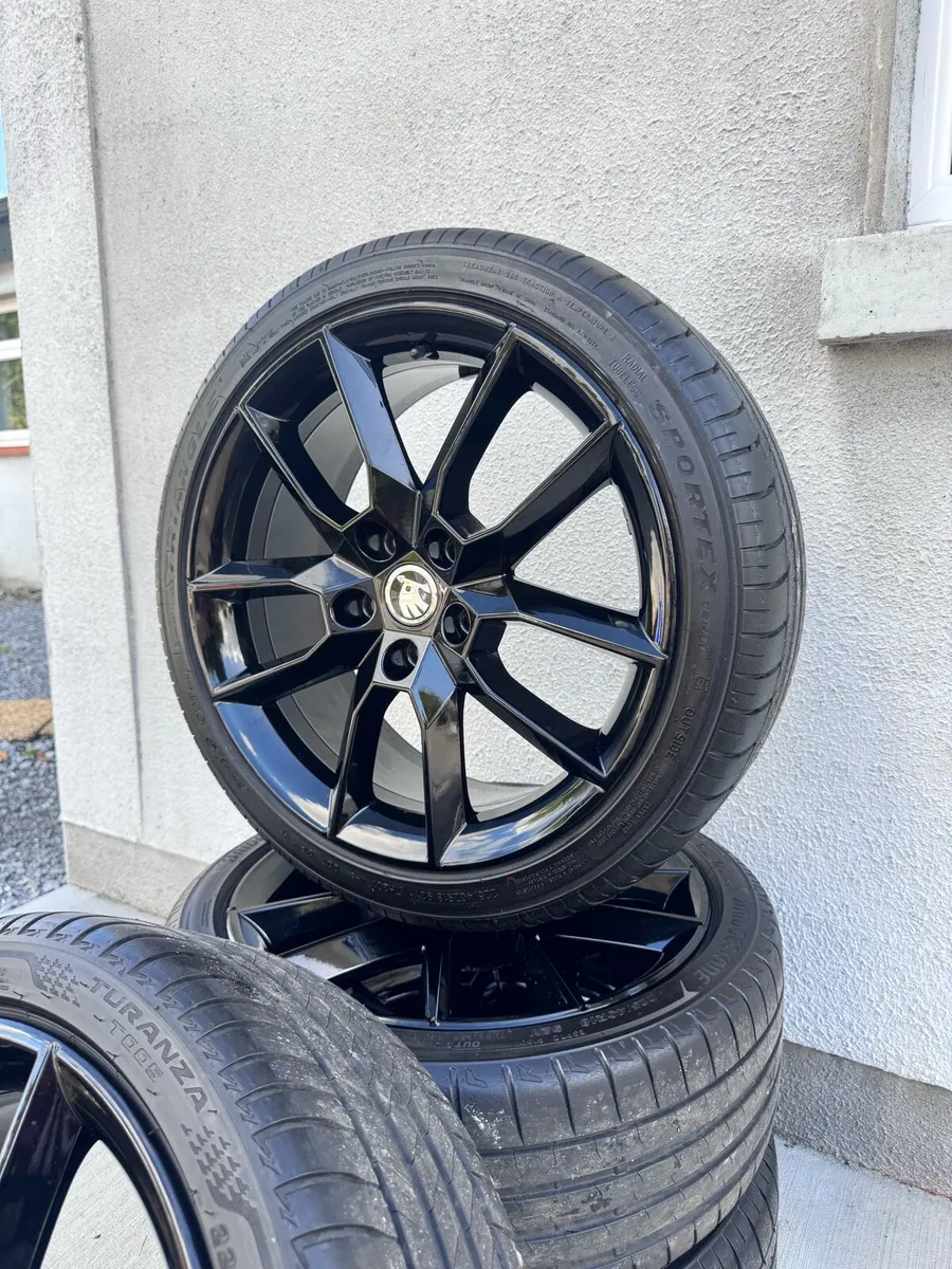 Genuine Skoda VRS Alloys - Image 2