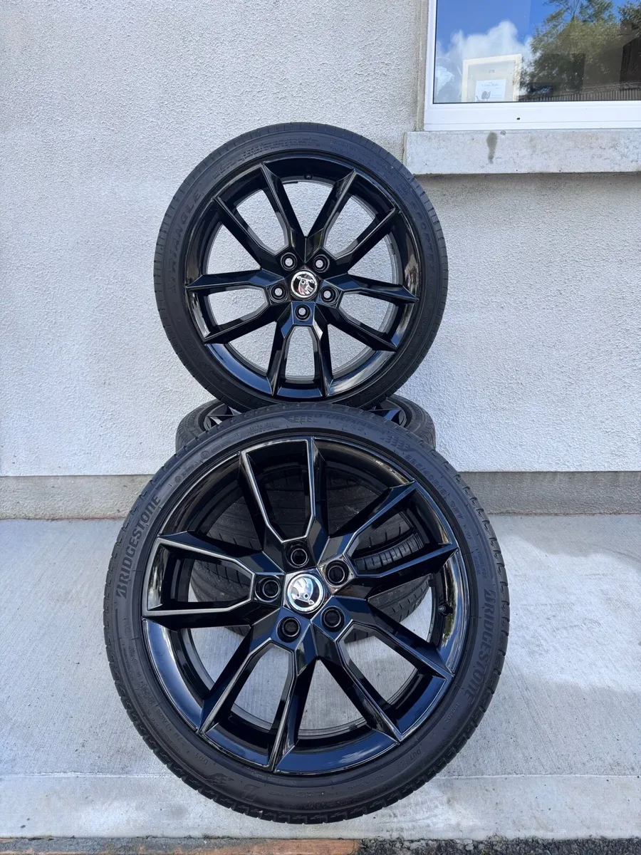Genuine Skoda VRS Alloys - Image 3