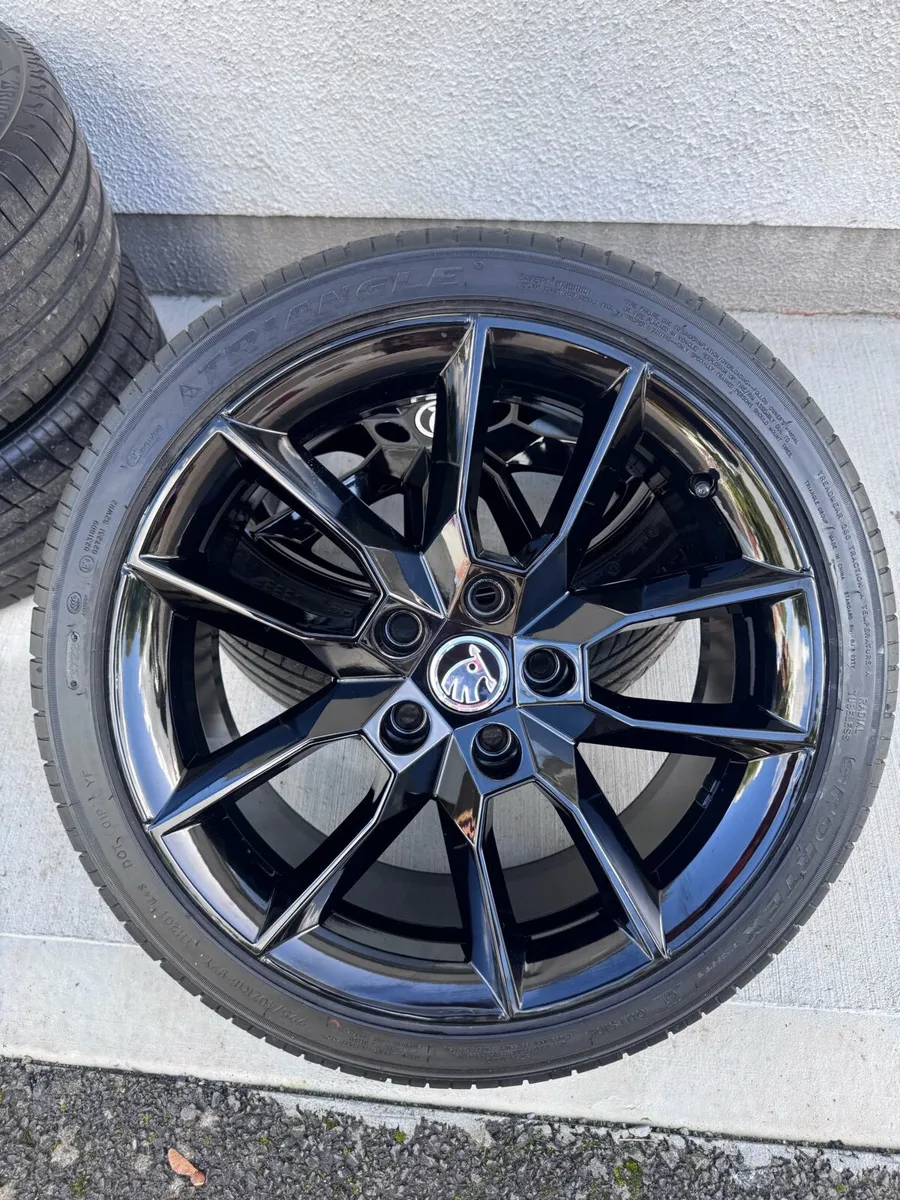 Genuine Skoda VRS Alloys - Image 4