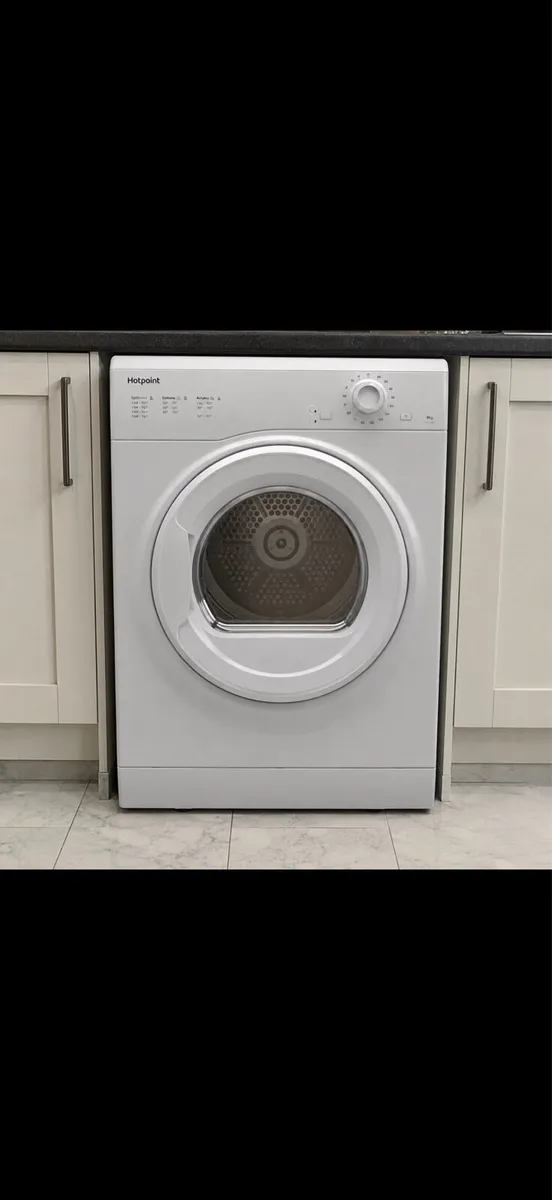 Hot point air-vented tumble dryer freestanding 8kg - Image 1