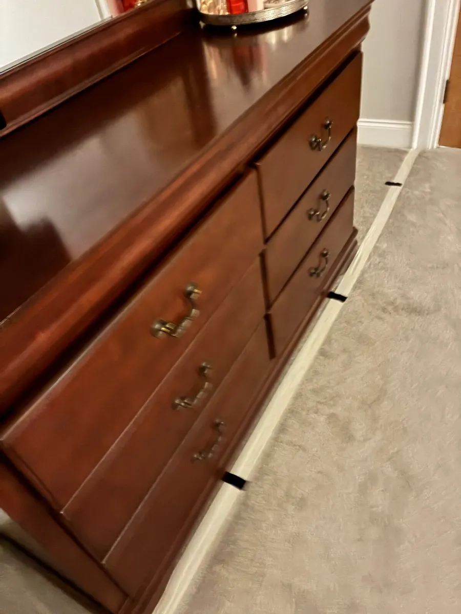 Chest of drawers - Image 1