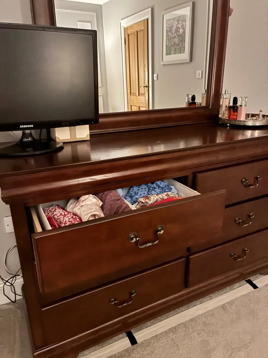 Chest of drawers - Image 2
