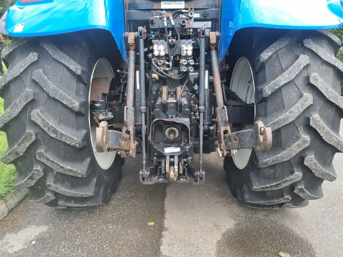 2011 New Holland T7050 - Image 4