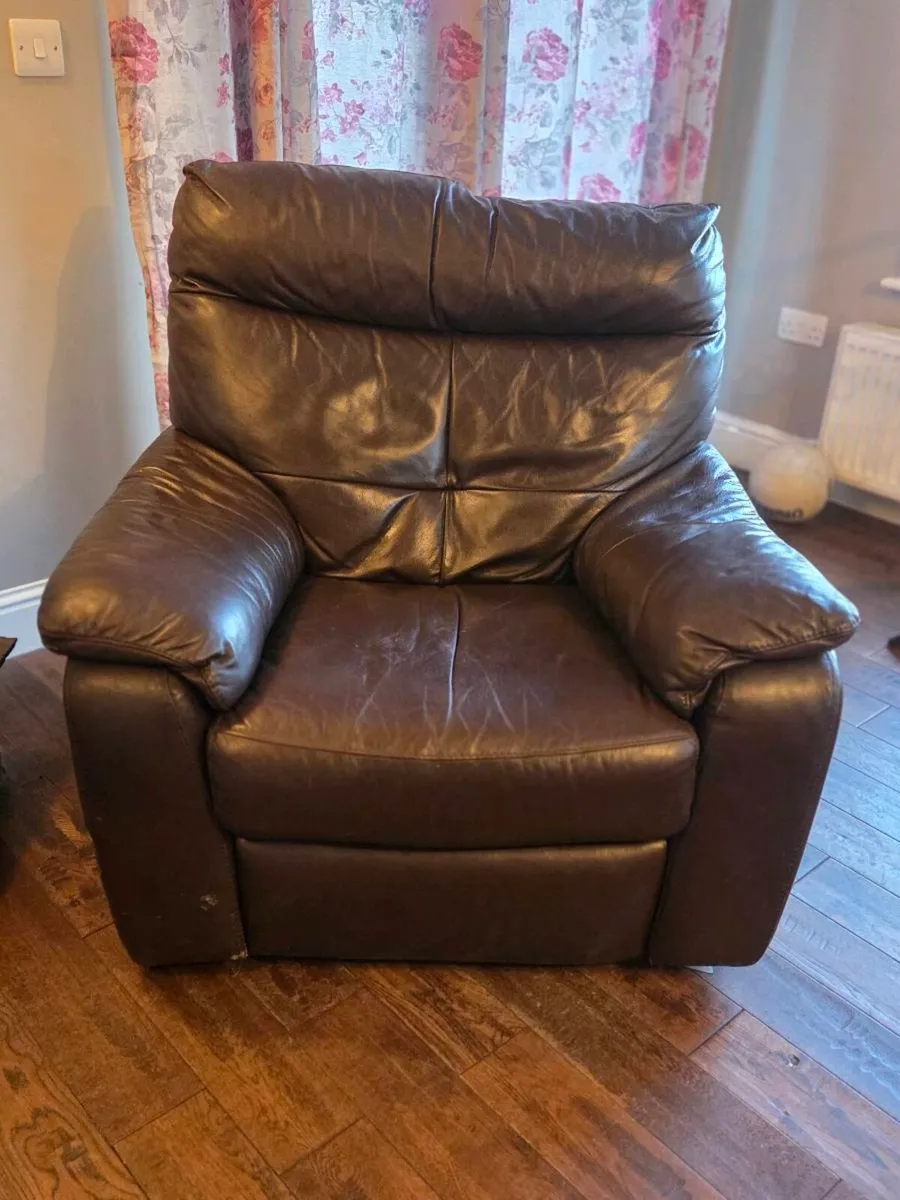3 + 3 + 1 sofa - Image 2