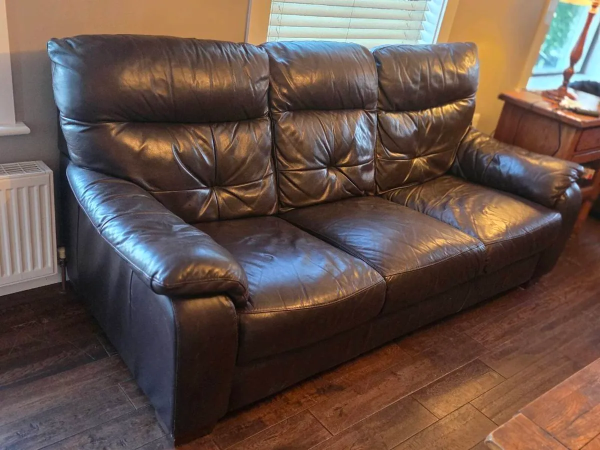 3 + 3 + 1 sofa - Image 3
