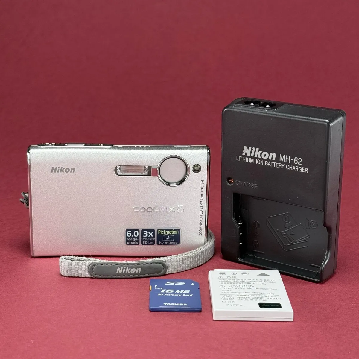 Nikon Coolpix S5 Digital Camera CCD sensor - Image 1