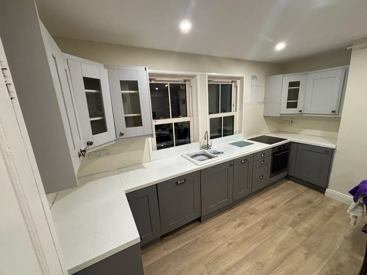 Oven, Hob and Kitchen Units. - Image 1