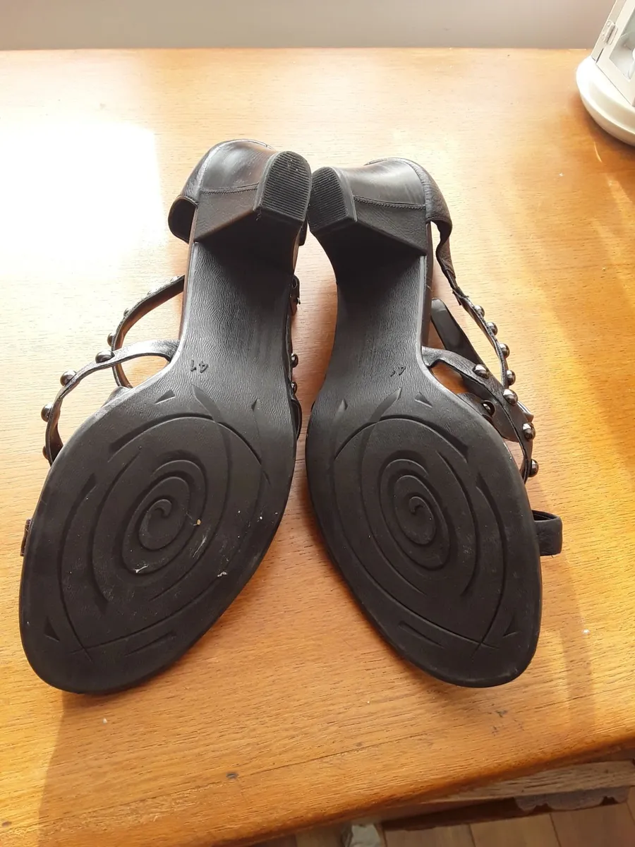 Brand new ladies black shoes size 8 - Image 2
