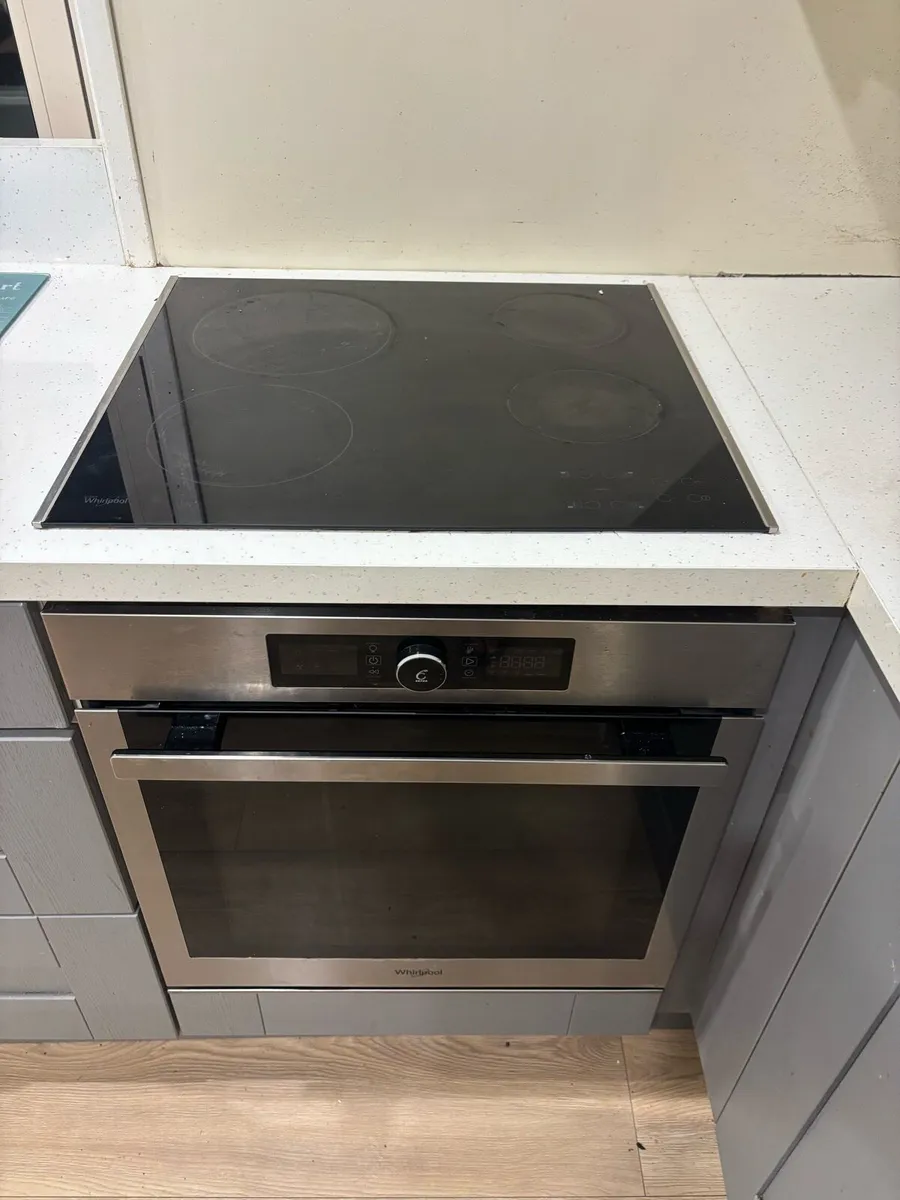 Oven, Hob and Kitchen Units. - Image 3