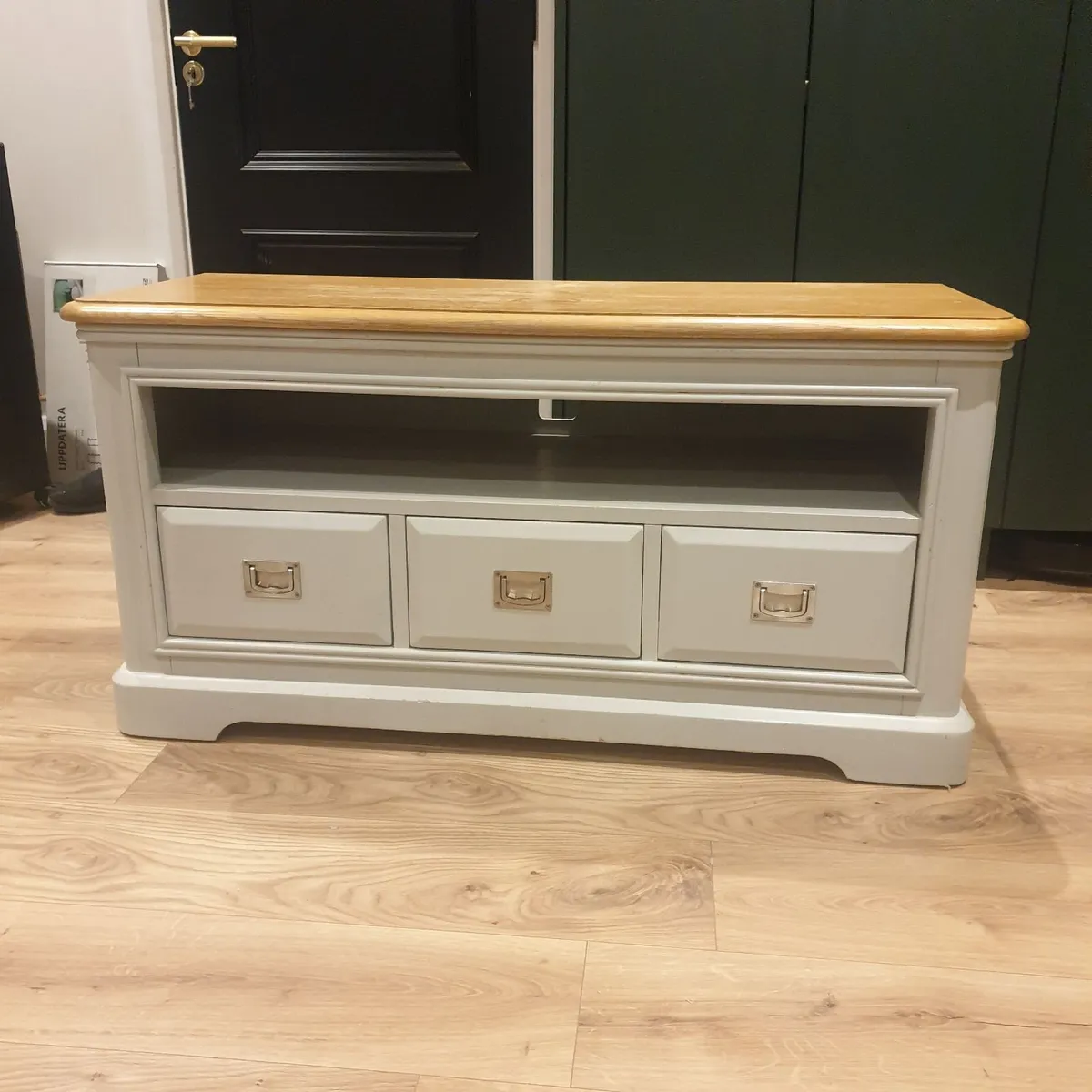 tv media bench - Image 1