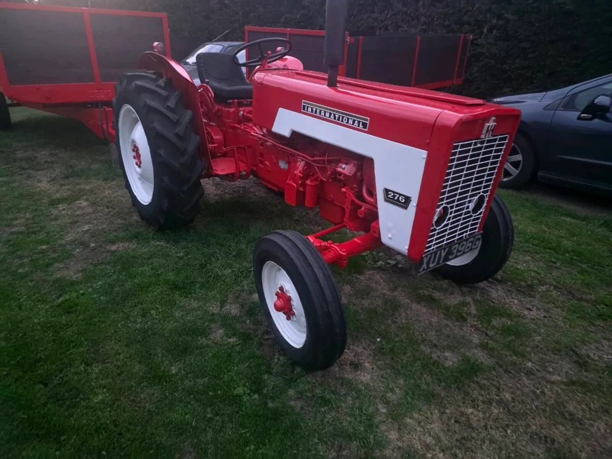 Vintage Tractor - Image 3