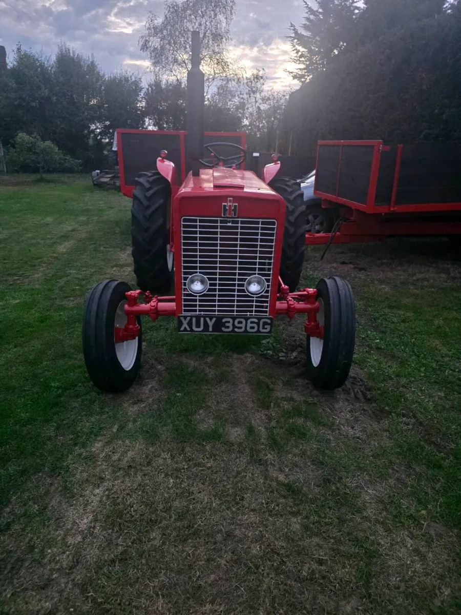 Vintage Tractor - Image 4