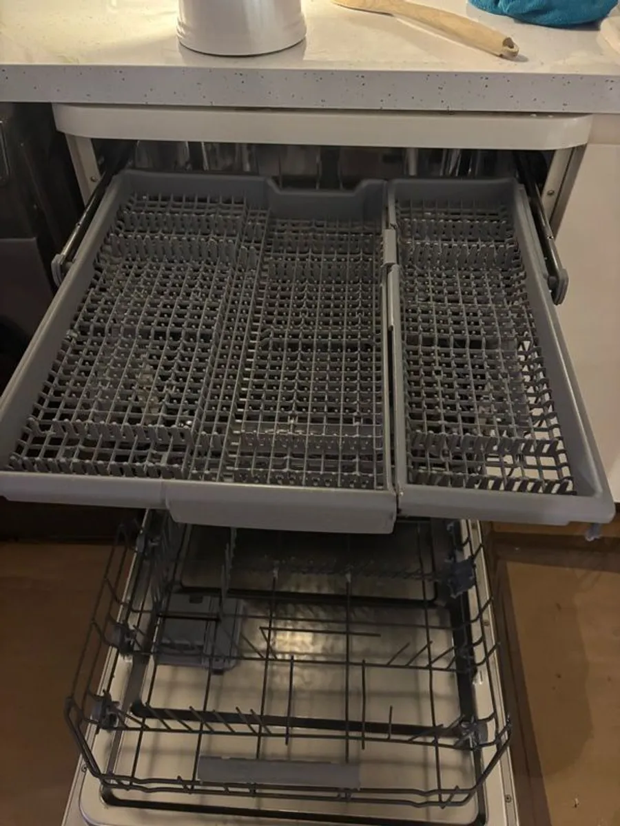 Dishwasher for sale - Image 3