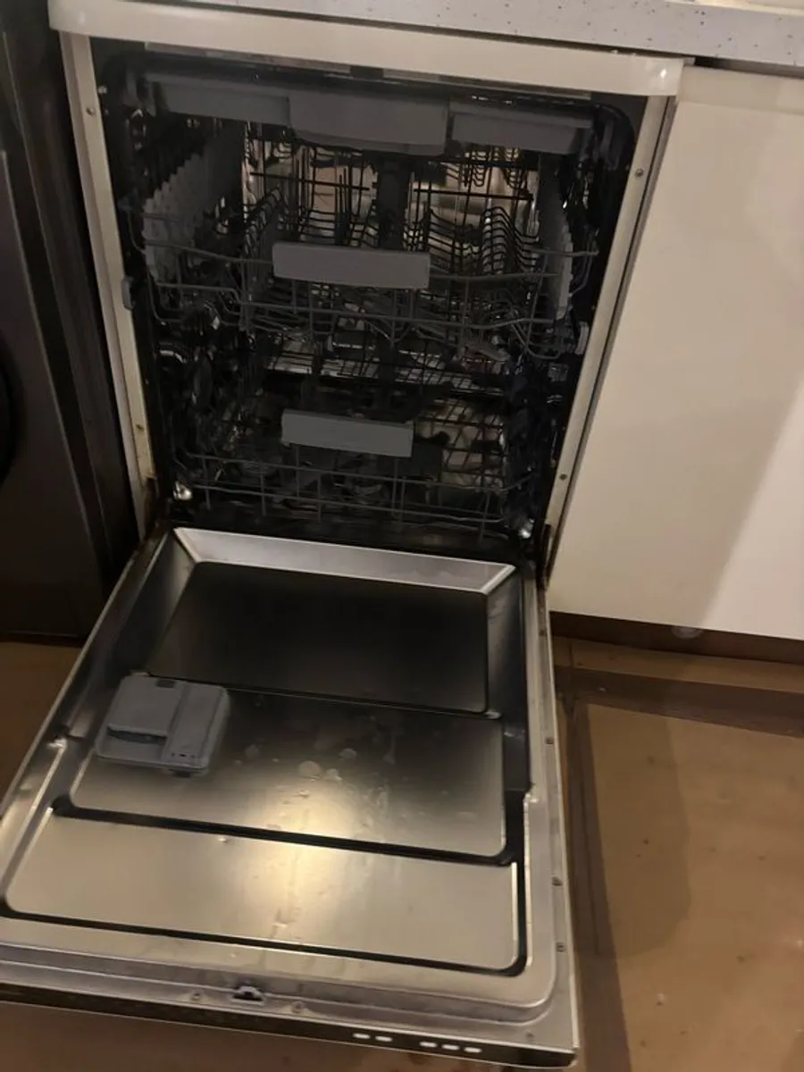 Dishwasher for sale - Image 4