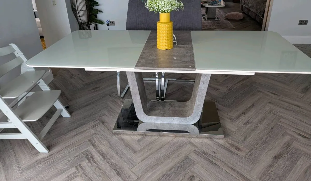 Dining room furniture - Image 2