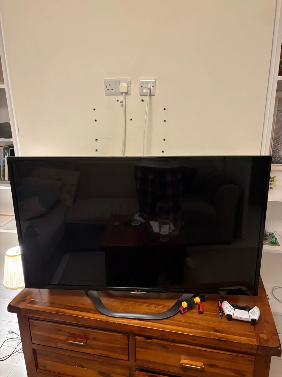 LG 47" Full HD LED TV (47LN5400) - Image 3