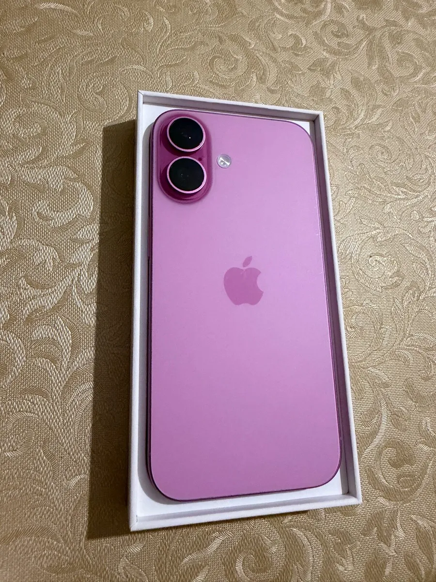 iPhone 16 - Image 1