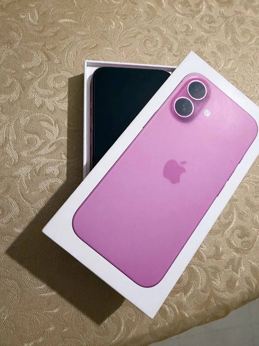 iPhone 16 - Image 3