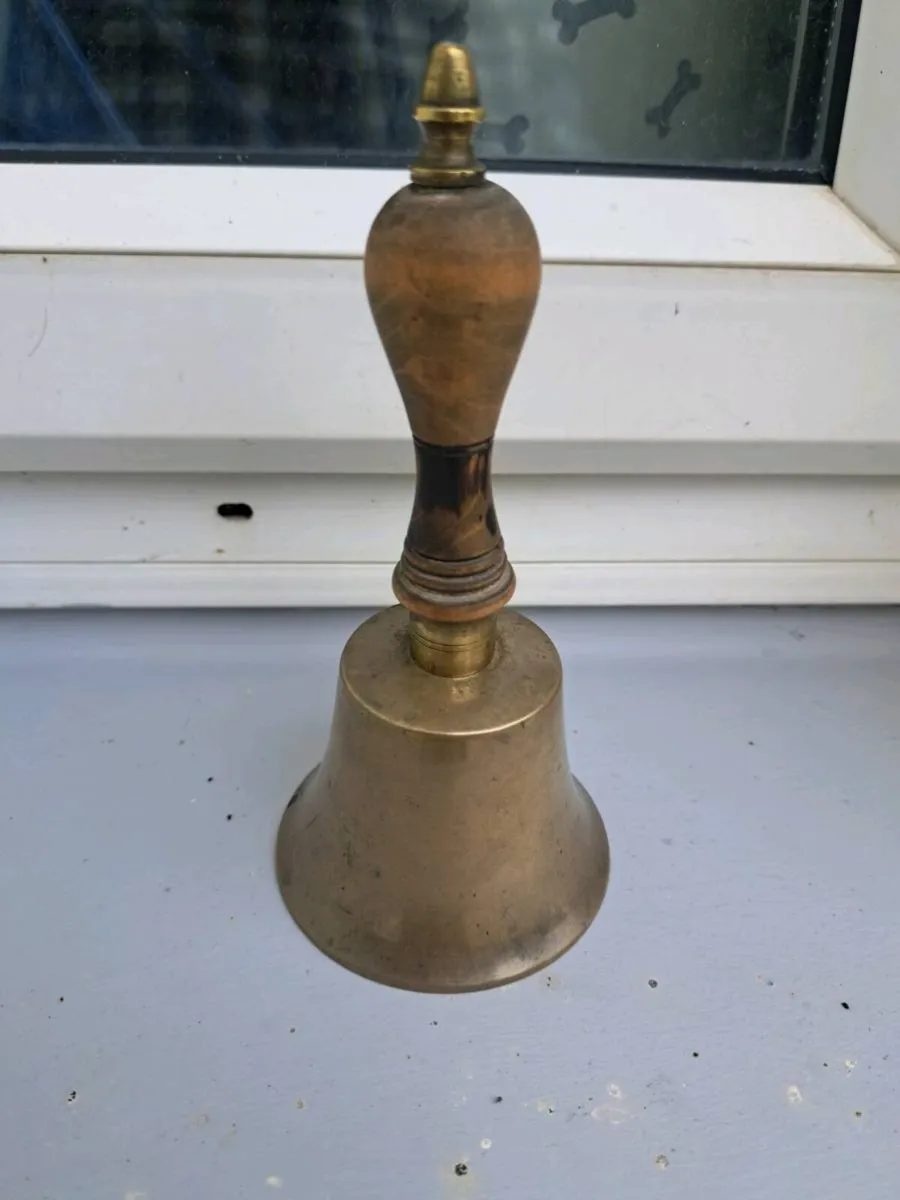 Old brass  dinner bell - Image 2