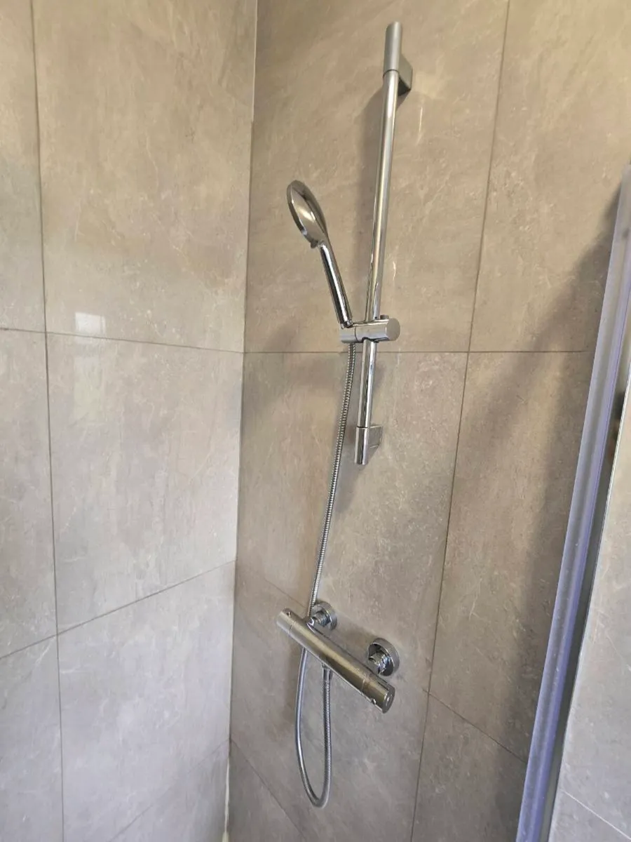 Shower tray and shower door with shower unit - Image 3