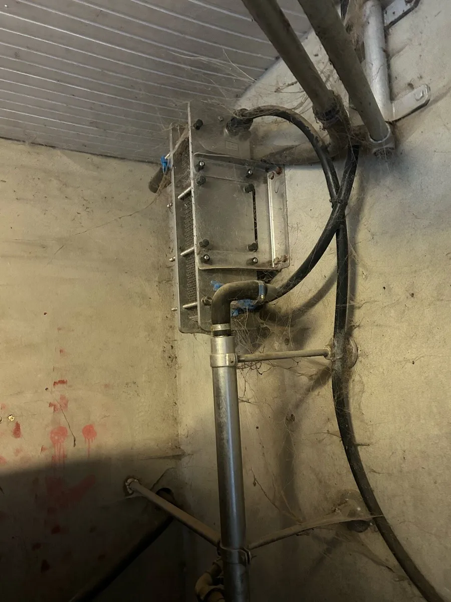 Dairy master parlour and feeders - Image 4