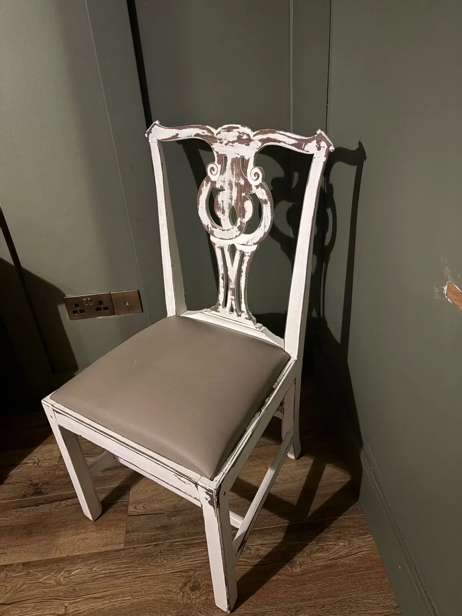 Vintage chair - Image 1
