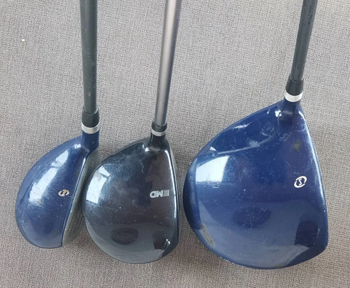 Lady's Golf set. 3 x woods, 9 x irons, putter, bag - Image 4
