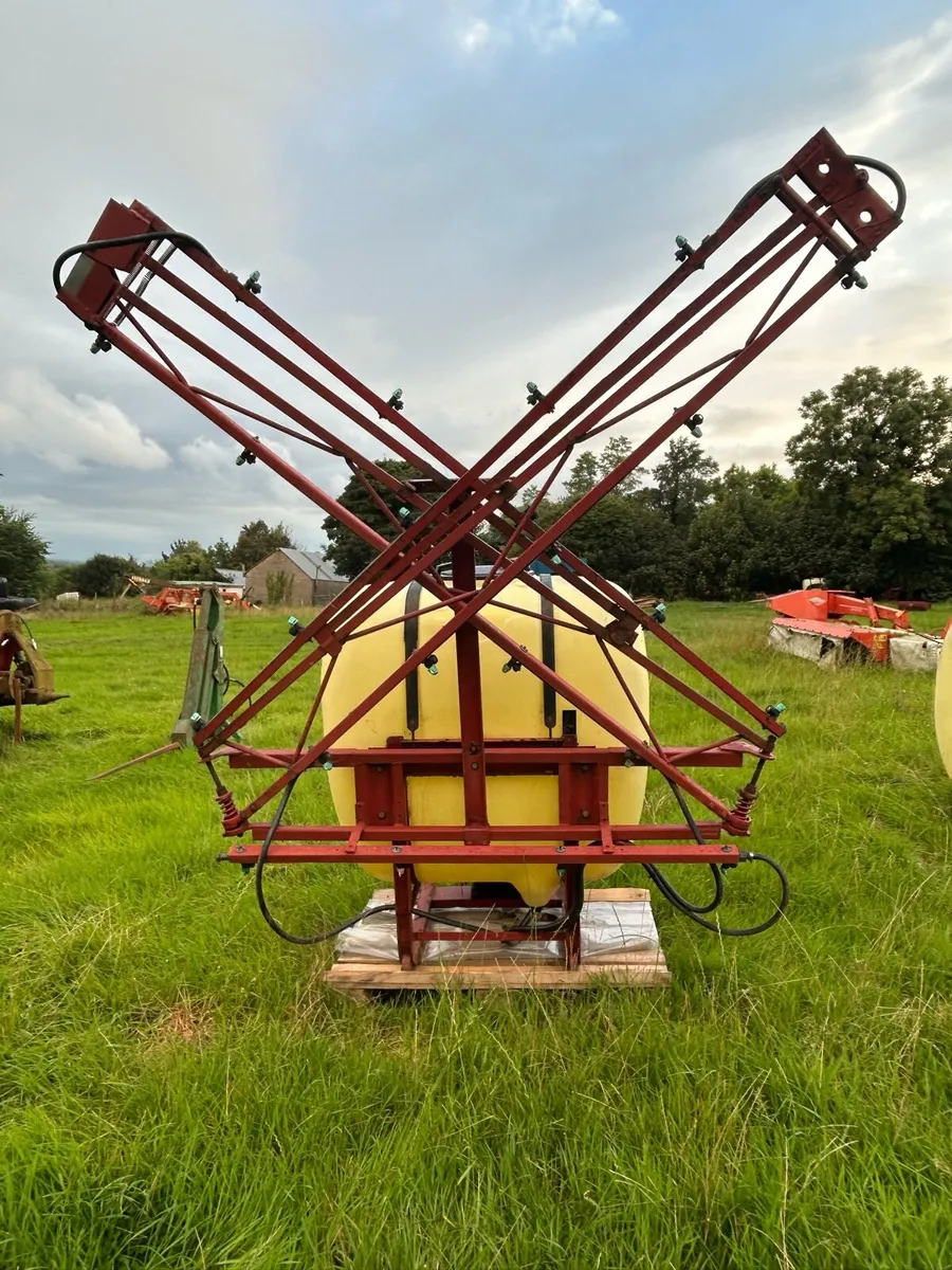Hardi sprayer 600 litre tank - Image 2