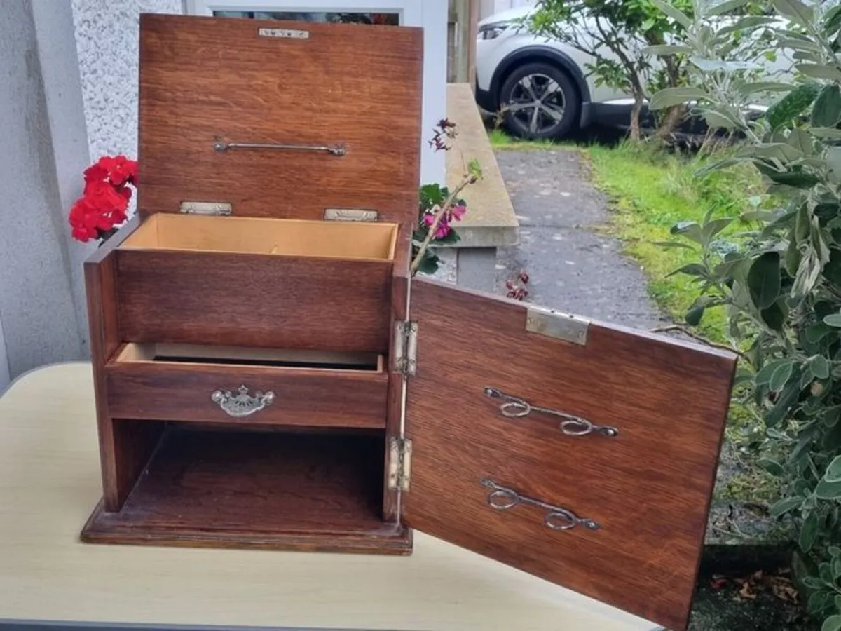 Antique tobacco and pipe cabinet - Image 3