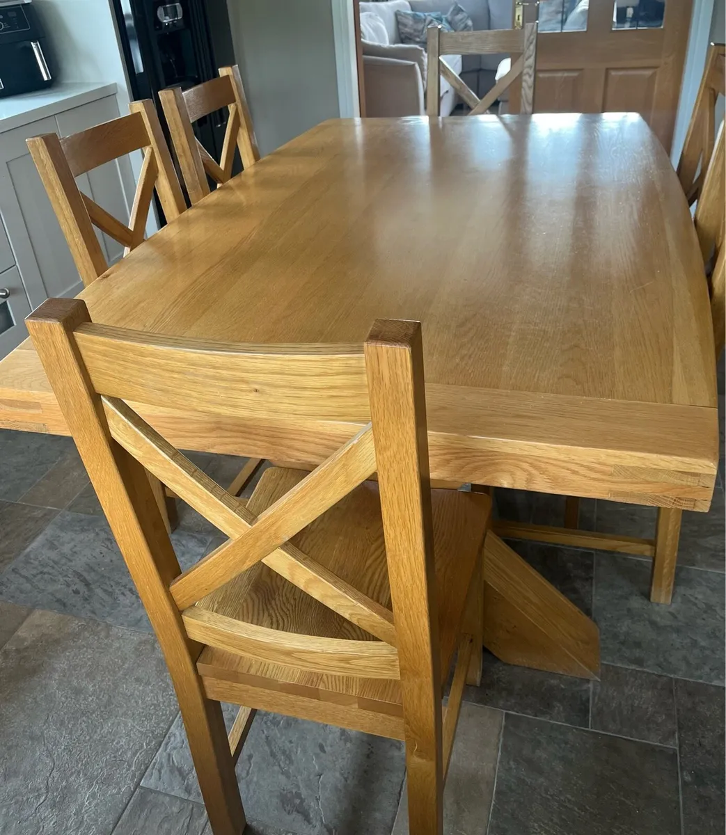 Solid Oak table and chairs - Image 3