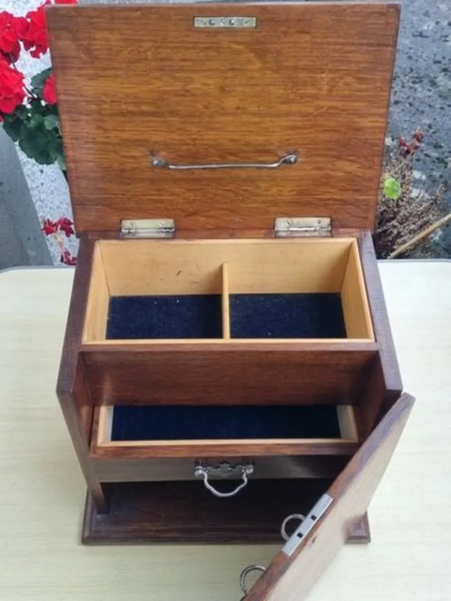 Antique tobacco and pipe cabinet - Image 2